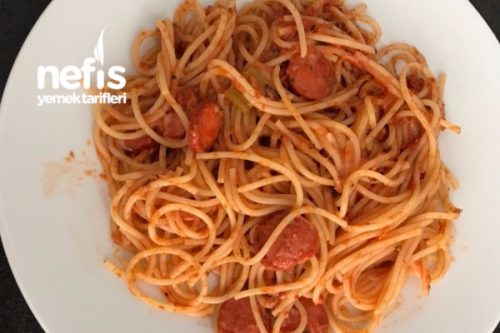 Sosisli Kaşarlı Makarna Tarifi Videosu Sosisli Kaşarlı Makarna Tarifi Videosu