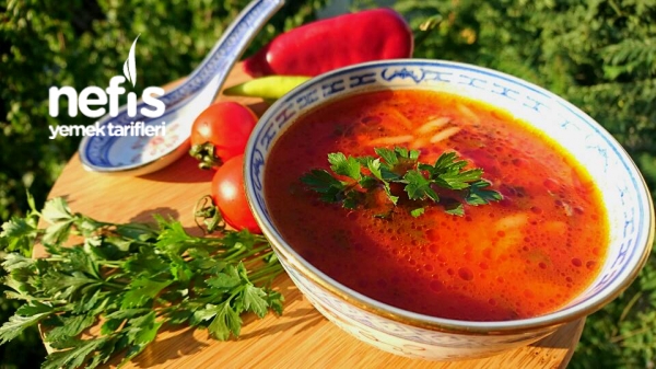Arpa Şehriyeli Domates Çorbası