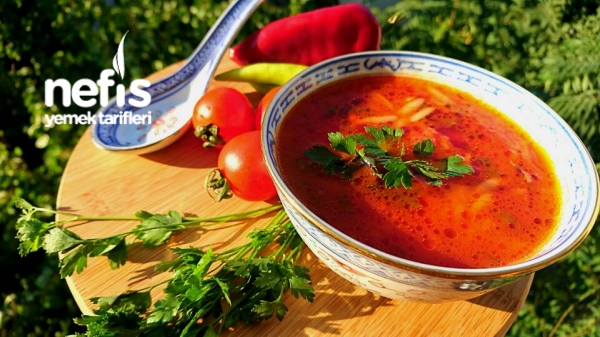 Arpa Şehriyeli Domates Çorbası