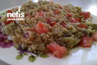 Zeytinyağlı Közlenmiş Patlıcan Salatası Tarifi