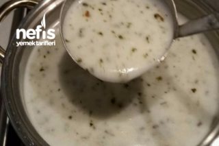 Erişteli Yoğurt Çorbası (Tam Ölçülü) Tarifi