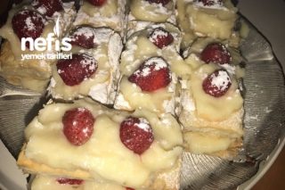 Çilekli Milföy Mini Pasta (Hafif) Tarifi