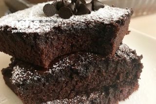 Toz Çikolata Sosu İle Brownie ( Şok İddia Bayılacaksınız ) Tarifi