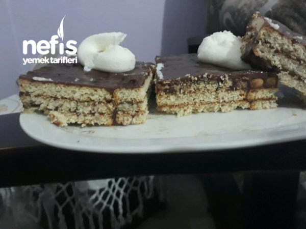 Bisküvili Yaş Pasta Nefis Yemek Tarifleri 3663413