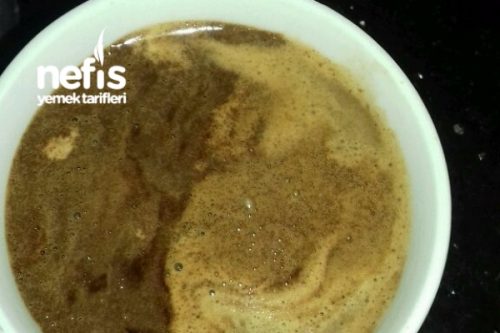 Bol Köpüklü Sütlü Türk Kahvesi (Orta Şekerli) Nefis Yemek Tarifleri