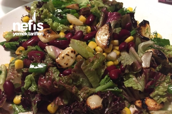Izgara Sarımsaklı Meksika Fasulyesi Salatası