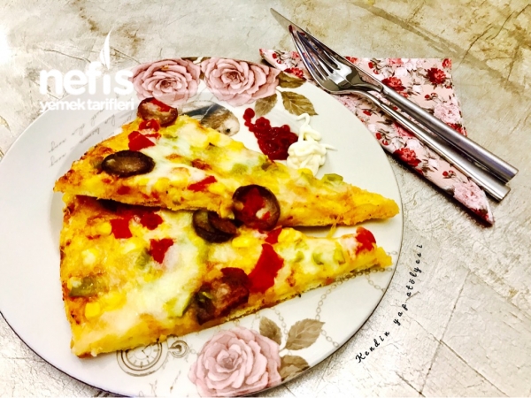 Özel Soslu Pizza Tarifi