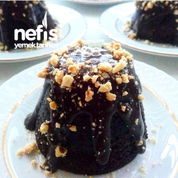 Çikolata Soslu Browni Kek Nefis Yemek Tarifleri 3704423