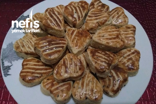 Çörek Otlu Mini Tuzlu Kurabiyeler Nefis Yemek Tarifleri