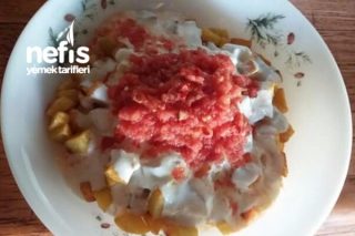 Nefis Kahvaltılık (Domates Soslu Ve Yoğurtlu Patates Kızartması) Tarifi