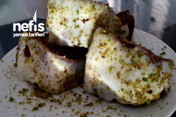 Beyaz Çikolata Soslu Pamuk Kek Nefis Yemek Tarifleri