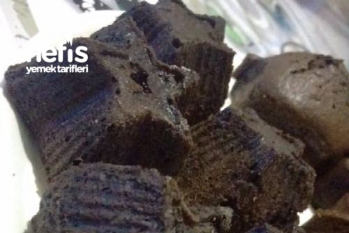 Silikon Kalıpta Çikolata Damlalı Bademli Kek Tarifi