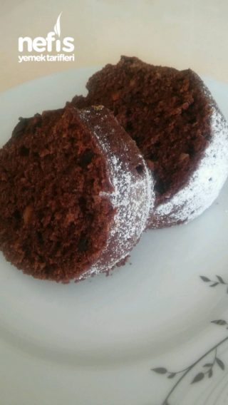 Cikolatali Kek (yer Fistikli Ve Damla Cikolatali)