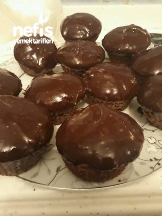 Çikolata Kremalı Cevizli Muffin