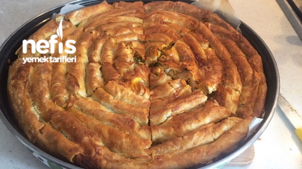 Pazılı Ve Kıymalı Börek