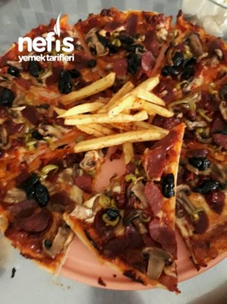 Nefis Pizza Tarifi Resimli