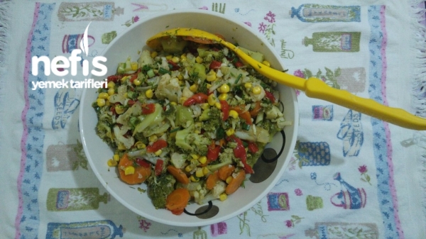 Brokoli Ve Karnabarlı Vitamin Deposu Salata