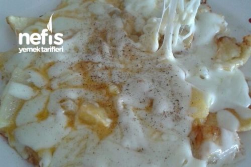 Omlet (Kaşar Patates Ve Yumurtanın Harika Birleşimi) Tarifi