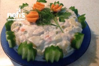 Sebzeli Tavuklu Yoğurt Salatası Tarifi