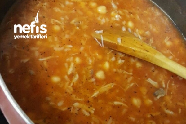 Nefis Nohutlu Pirinçli Tavuk Çorbası - Nefis Yemek Tarifleri