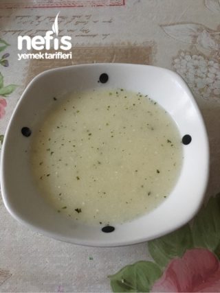 Βρεφική σούπα με γιαούρτι με σιμιγδάλι (6+ μηνών)