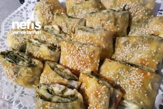 Çok Kolay Ispanaklı Börek (Hazır Yufkadan) Tarifi