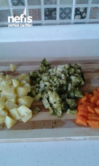 Brokoli Ve Havuç Salatasi