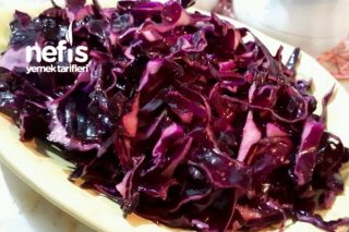 Sadece Kırmızı Lahana Salatası (Yedikçe Yiyesin Gelir) Tarifi