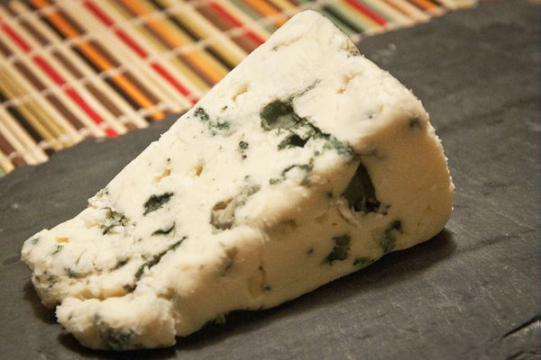 Rokfor Peyniri – Geleneksel Fransız Küflü Peyniri Tarifi