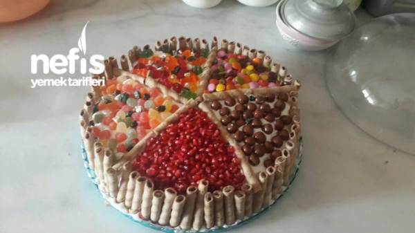 Yaş Pasta (Pandispanya Keki Ve Kreması İle Güzel Bir Pasta Tarifi