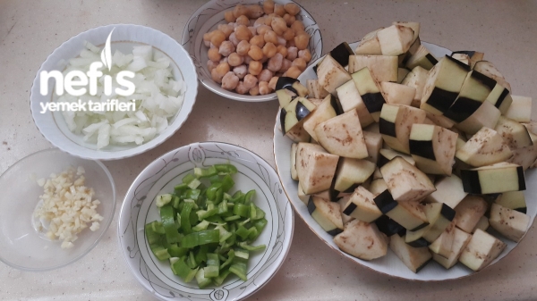 Patlıcan Yemeği ( Gaziantep Usulü Ekşili Patlıcan Doğrama )