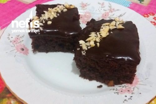 Browni Tadında Çikolatalı Islak Kek Tarifi