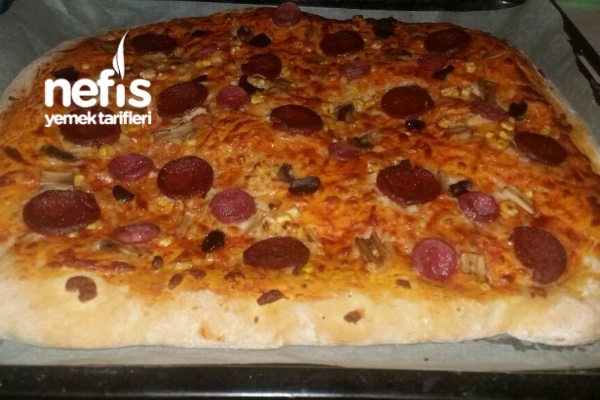 Hazırları Aratmayan Pizza Tarifi