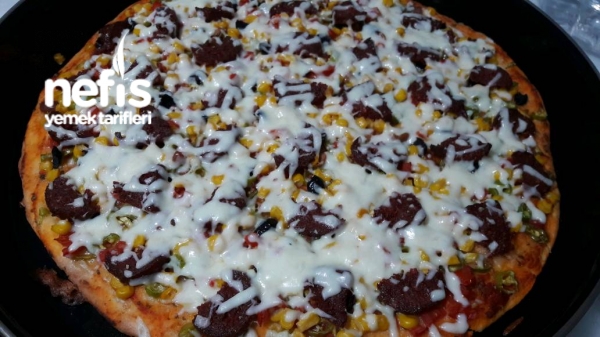 Kolay Bol Malzemos Pizza (Hamuru Kabartma Tozlu) Nefis Yemek Tarifleri