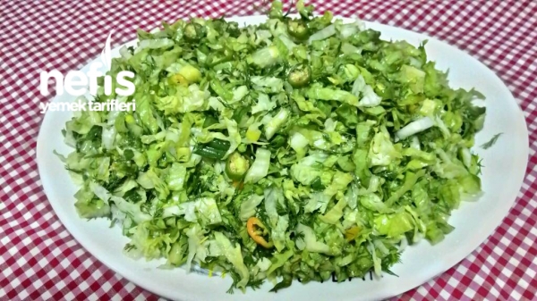 Bol Dereotlu Marul Salatası