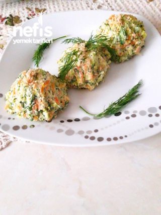 Brokoli Salatası (Havuçlu Cevizli Yoğurtlu)
