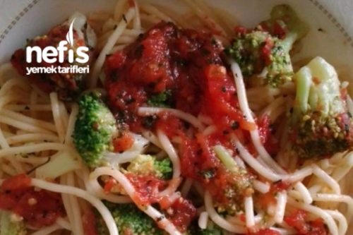Brokoli Eşliğinde Spagetti Tarifi