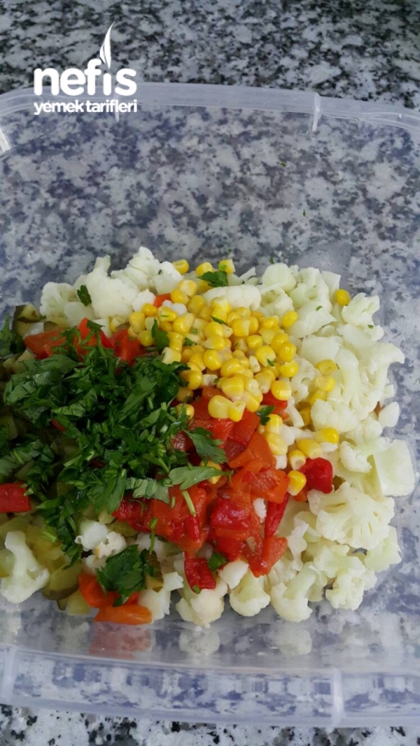 Enfes Zeytinyağlı Karnabahar Salatası