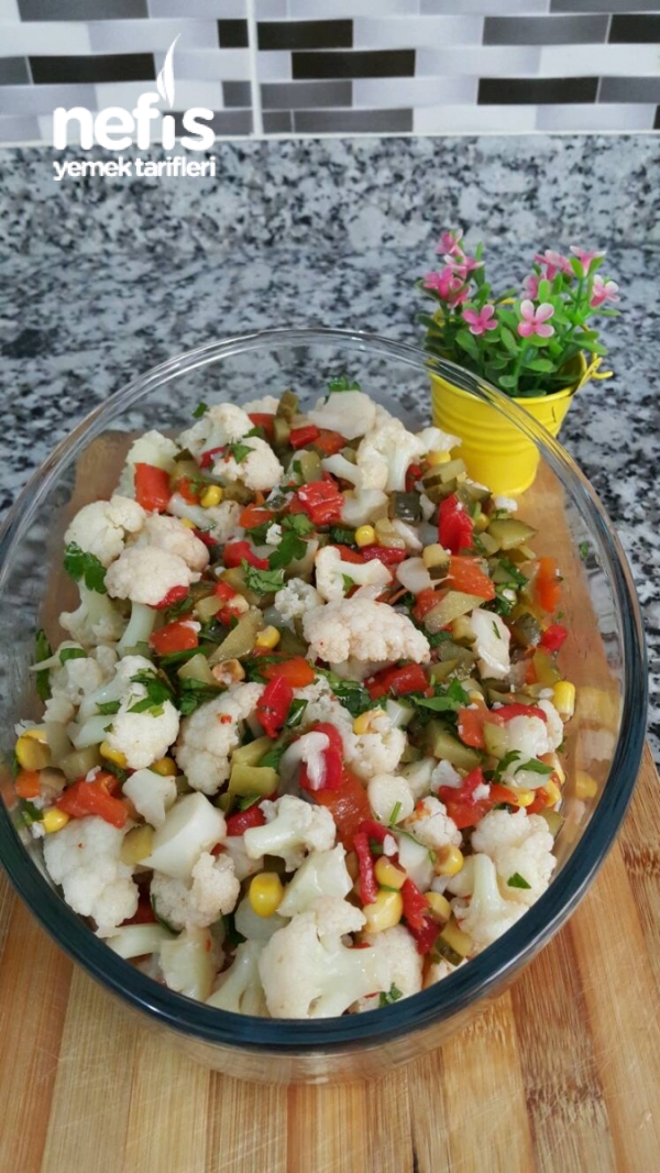 Enfes Zeytinyağlı Karnabahar Salatası