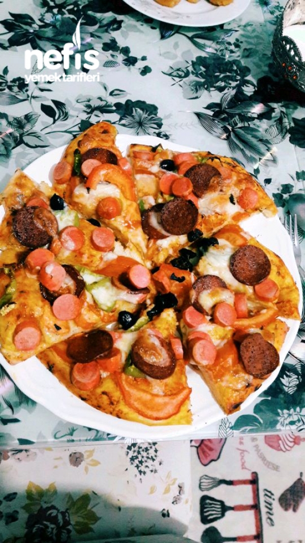 Nefis Karışık Pizza (Yumuşak Hamuru İle) Nefis Yemek Tarifleri