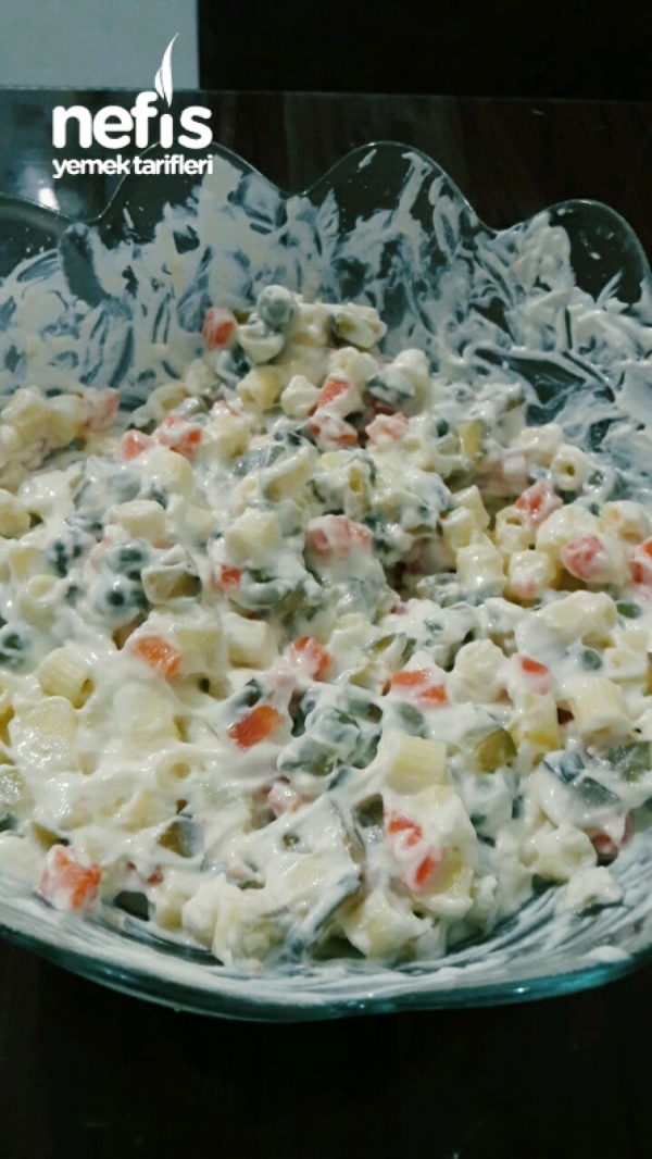 Garnitürlü Makarna Salatası (yalancı Rus Salatası)