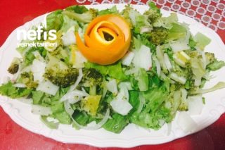 Portakallı Brokolili Marul Salatası Tarifi