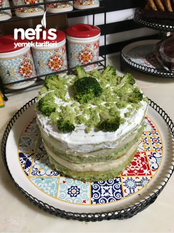 Ispanaklı Brokolili Çıplak Kek (naked Cake)