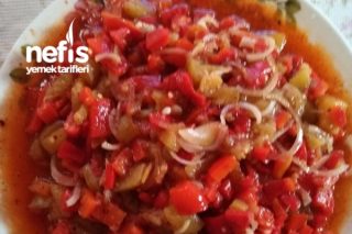 Soğanlı Köz Patlıcan Ve Biber Salatası Tarifi