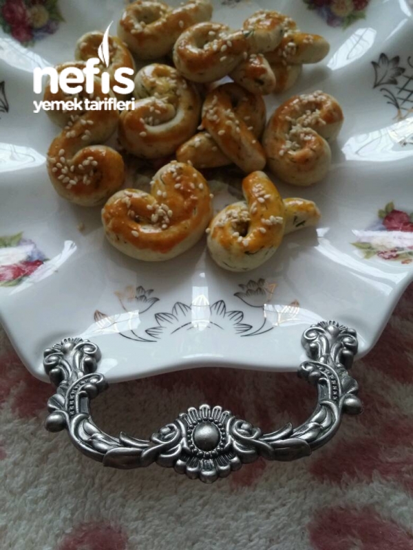 Dereotlu Tuzlu Kurabiyeler (Bayatlaması Zor) Nefis Yemek Tarifleri