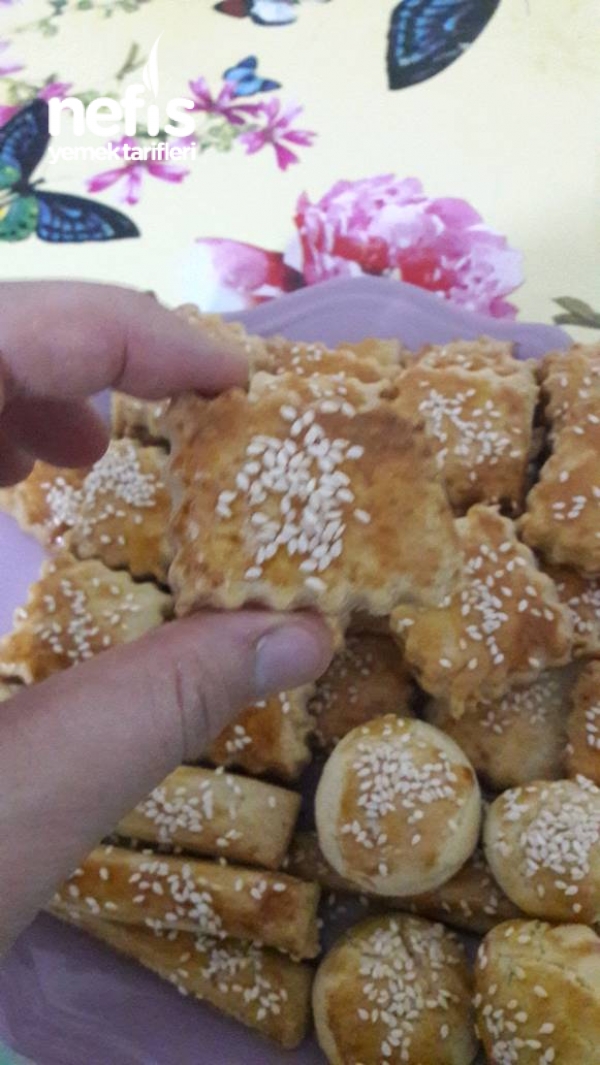 Tuzlu Kıyır Kurabiye Nefis Yemek Tarifleri 4054135