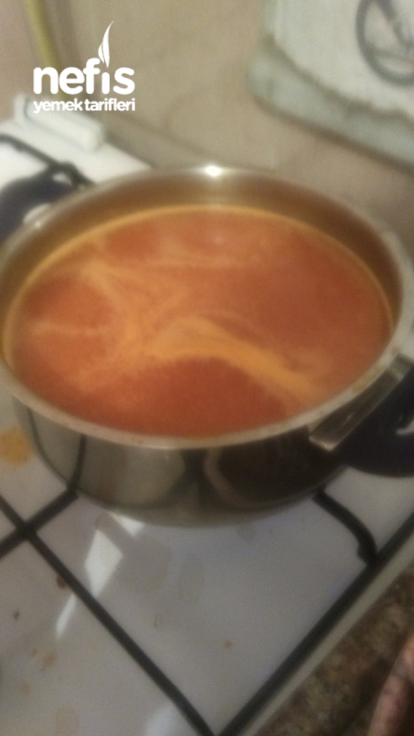 Erişteli Kurutulmuş Domates Çorbası