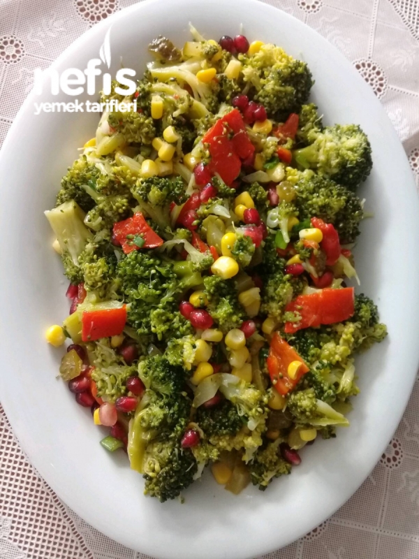 Közlenmiş Biberli Brokoli Salatası
