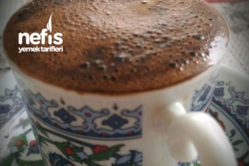Bitter Çikolatalı Maden Sulu Bol Köpüklü Türk Kahvesi Tarifi