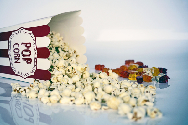 Yılbaşı Filmleri: Keyifli Vakit Geçirebileceğiniz 10 Film Önerisi Tarifi Yılbaşı Filmleri: Keyifli Vakit Geçirebileceğiniz 10 Film Önerisi Tarifi